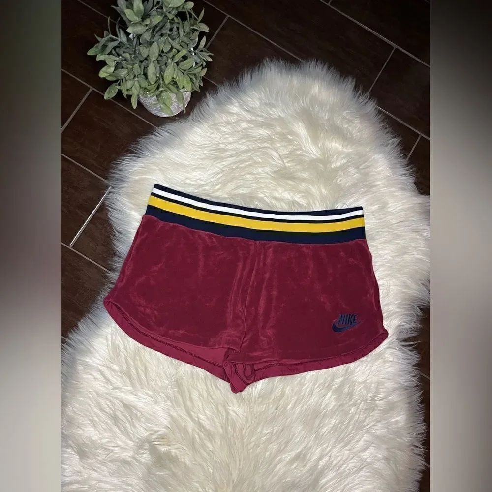 Nike burgundy retro terry cloth shorts sz medium